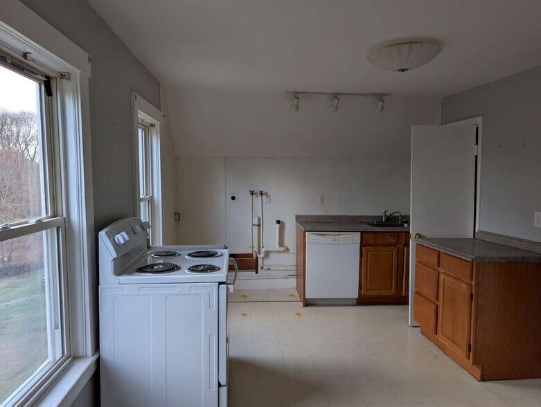 Building Photo - 91 Maplewood Ave