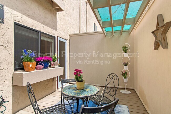 Building Photo - 8326 Via Sonoma