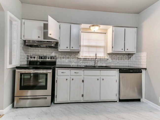 Building Photo - 137 S Draper Ave