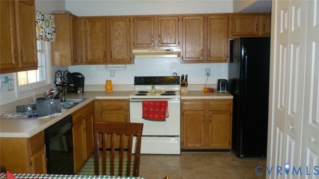 Building Photo - 5633 Lake Sharon Dr