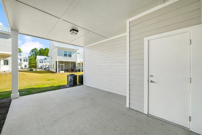 Building Photo - 306 N Sand Palm Rd