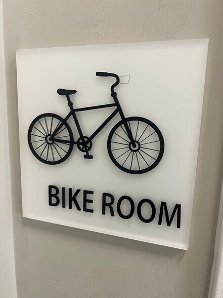 Building Photo - 10 Central Ave