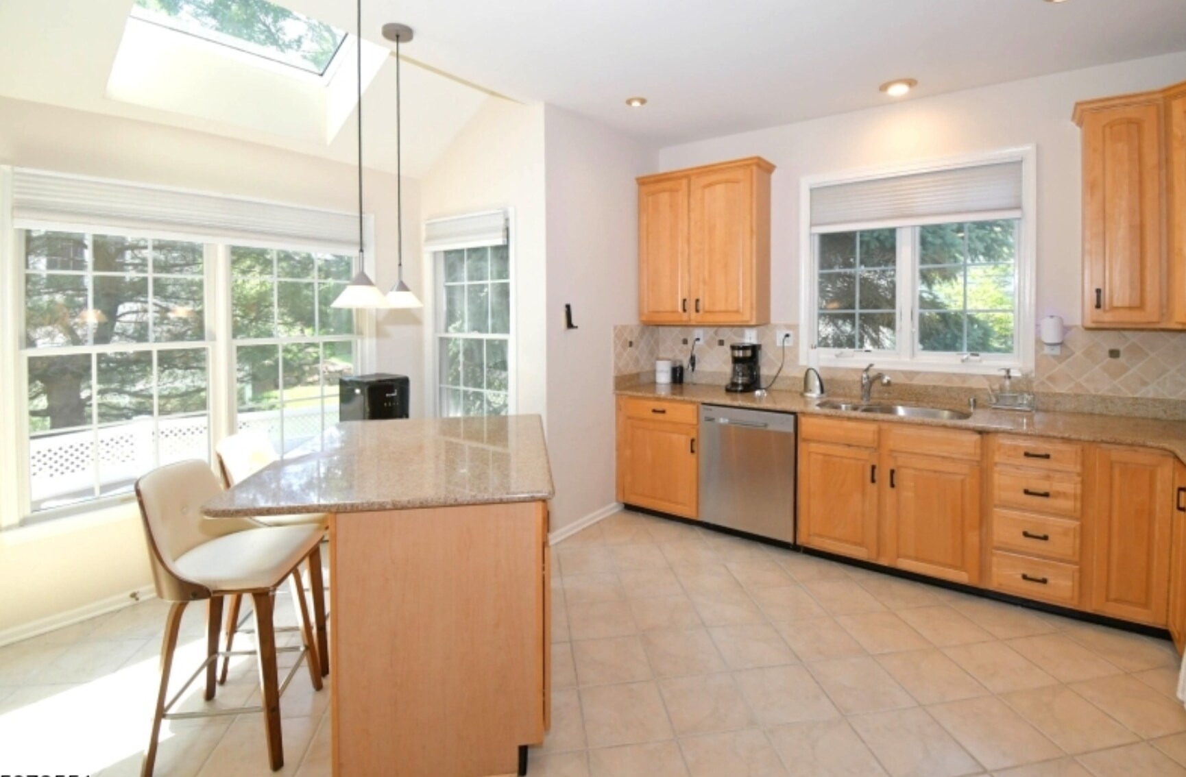 Building Photo - 25 Patriot Hill Dr