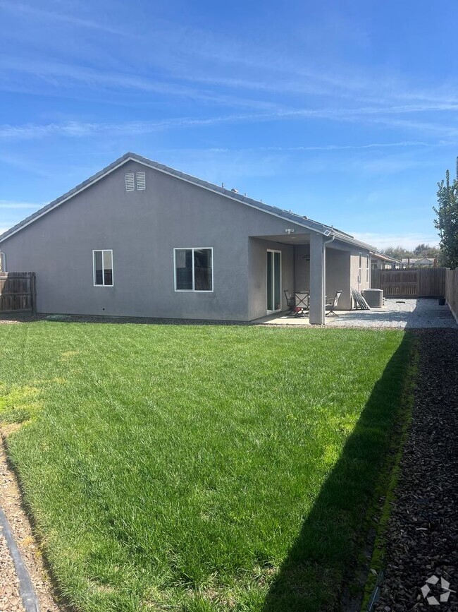 Building Photo - Tulare Home for Rent coming soon!