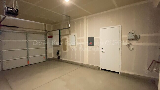 Building Photo - 17823 Taft Dr