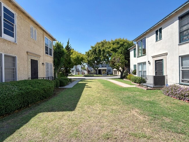 Building Photo - 4446 Linden Ave