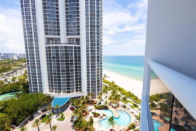 Building Photo - 18101 Collins Ave