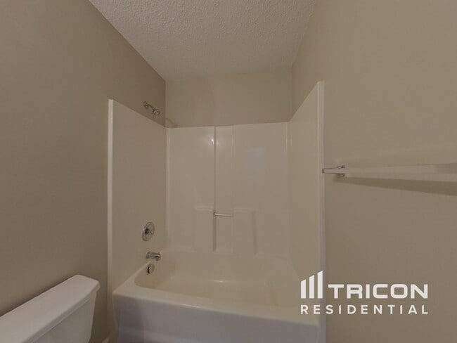 Building Photo - 4827 Hopewood Ln