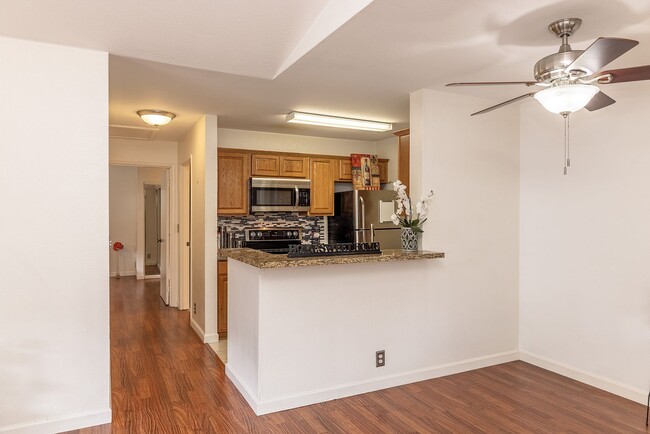 Building Photo - Pool Community and Pet Friendly Home
