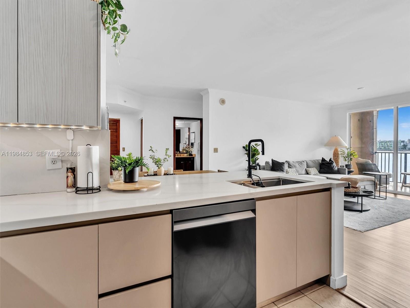 Building Photo - 17150 N Bay Rd