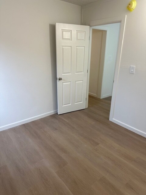 Building Photo - 637 W 41st St