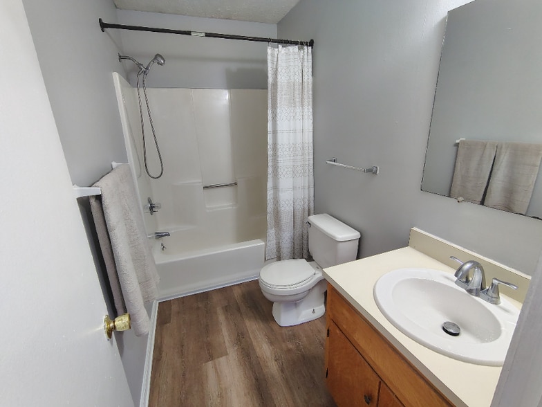 Building Photo - 12 Duiguid Dr