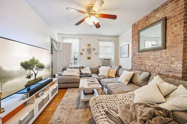 Primary Photo - 339 Park Ave