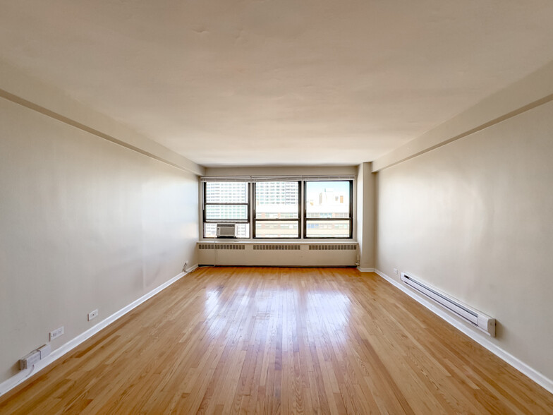 Building Photo - 4180 N Marine Dr