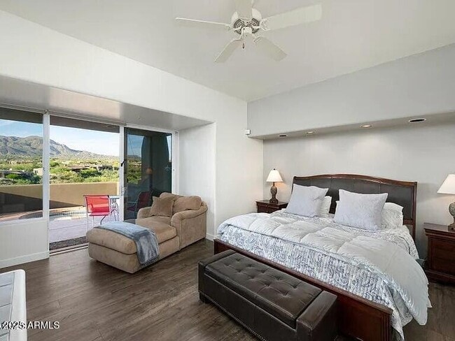 Building Photo - 9898 E Graythorn Dr