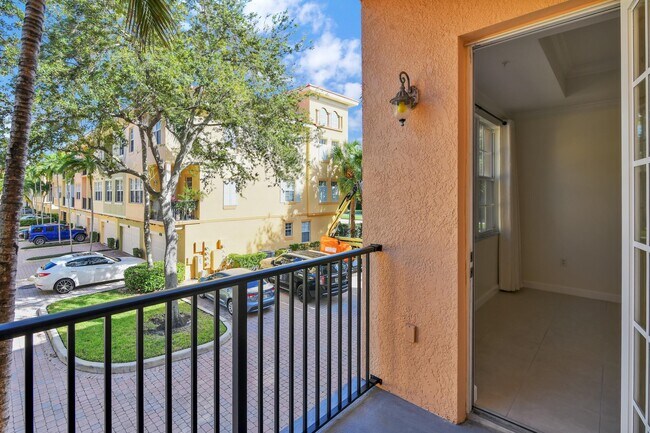 Building Photo - 2441 San Pietro Cir