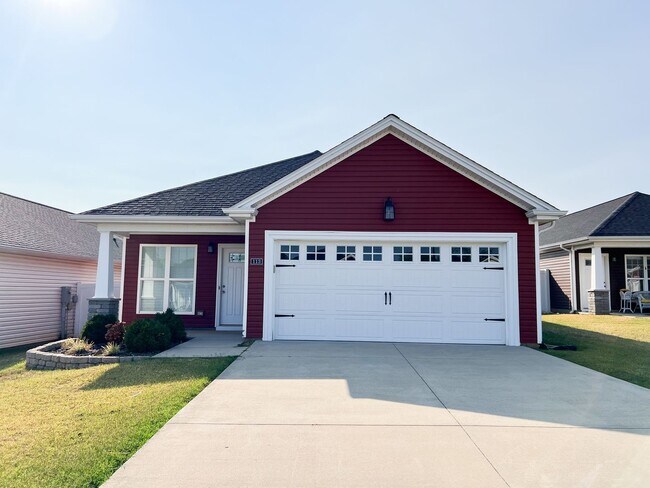 Primary Photo - Single-Family Home in Hopkinsville with Fe...