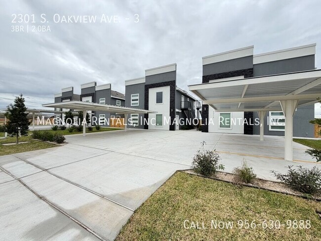 Building Photo - 2301 S Oakview Dr