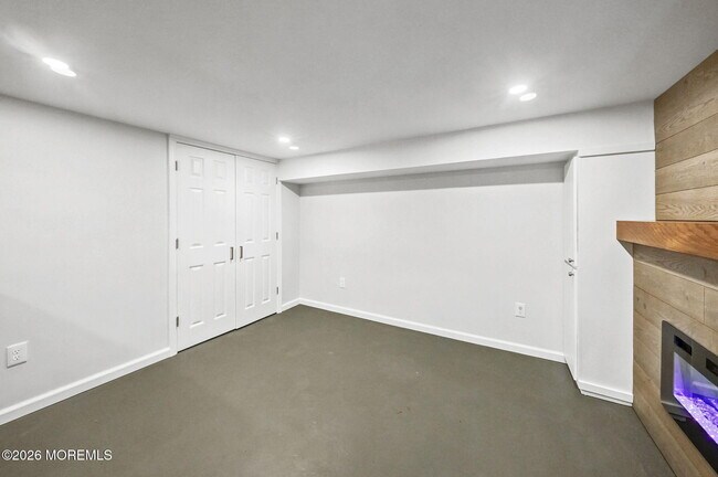 Building Photo - 43 Salem Ln