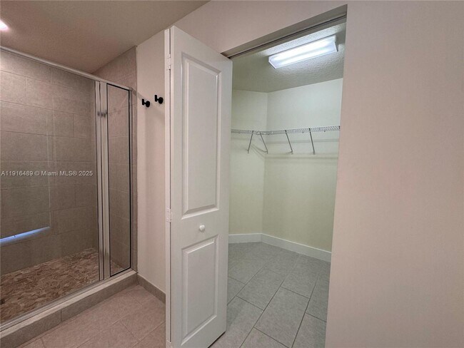 Building Photo - 8167 NW 41st St