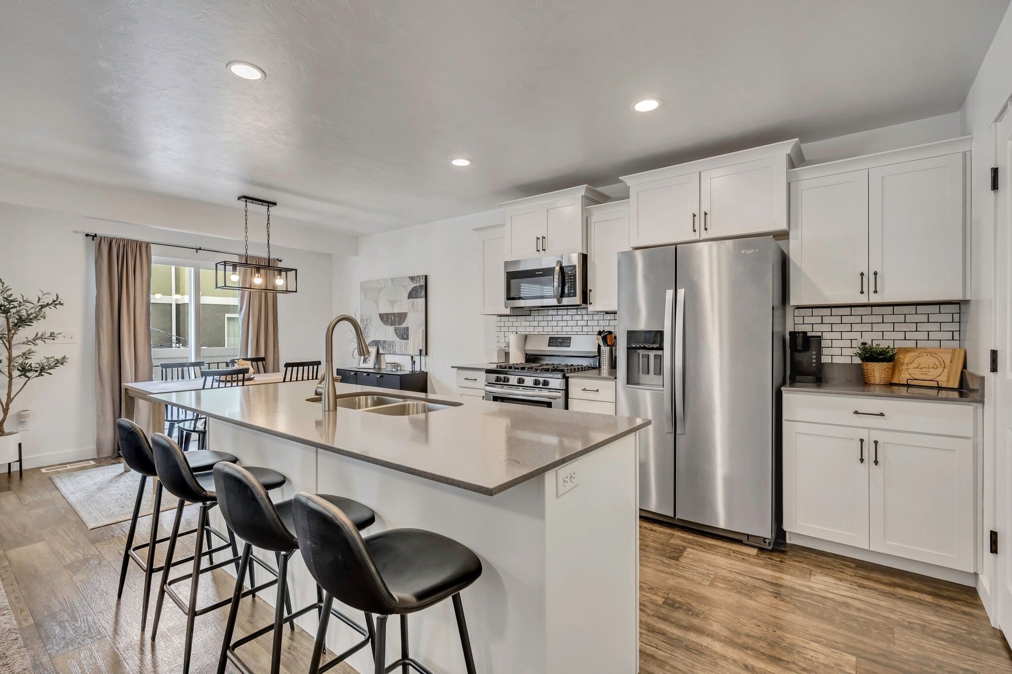 Building Photo - 5176 W Duet Dr