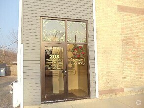 Building Photo - 208 Washington St