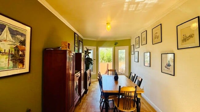 Building Photo - Whimsical 2BR/1BA, Outer Parkside Gem and Dog Friendly! FURNISHED Flexible Lease Term