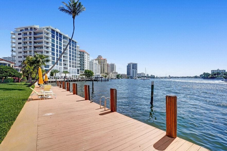 Building Photo - 2908 Bayshore Dr