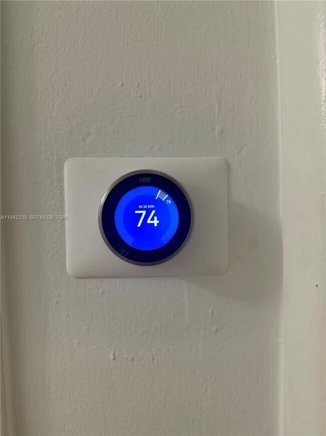 Building Photo - 814 Capri St