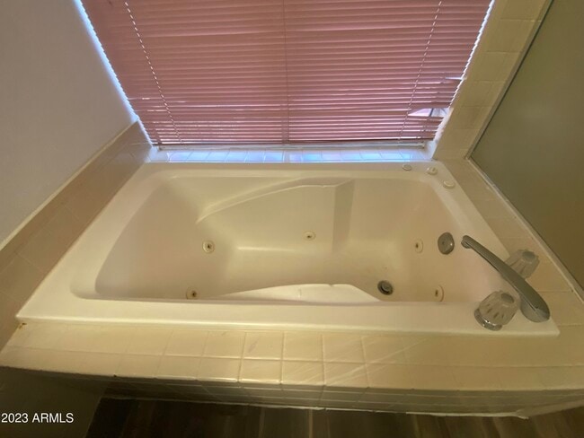 Building Photo - 7815 W Jenan Dr