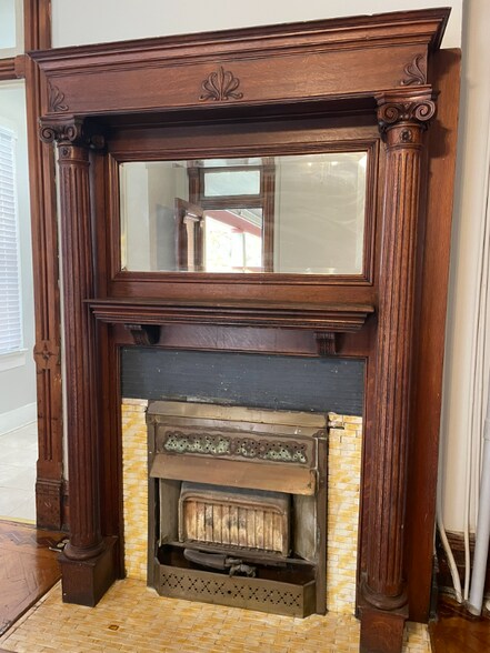 Building Photo - 65 Smith Pl