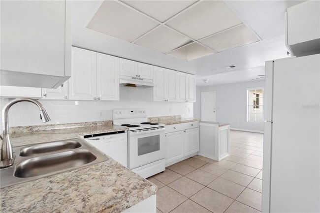 Building Photo - 621 Ashberry Ln