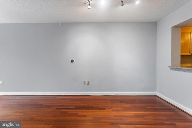 Building Photo - 1150 K St NW