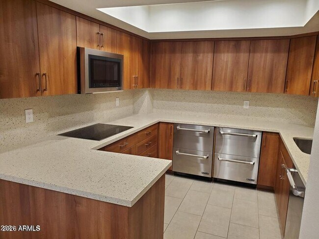 Building Photo - 4200 N Miller Rd