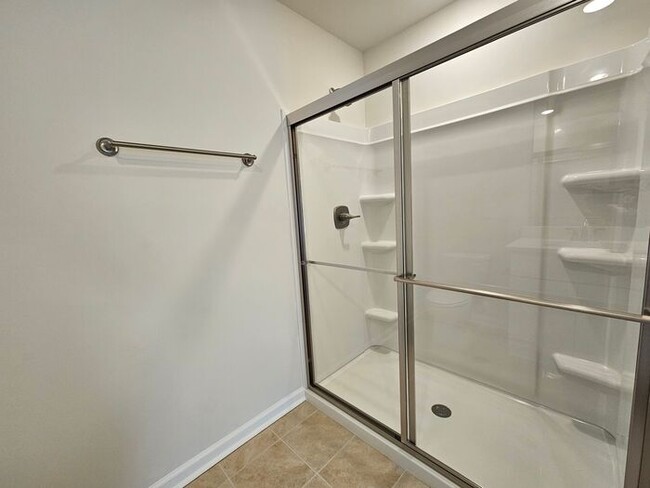 Building Photo - Welcome to The Falls!