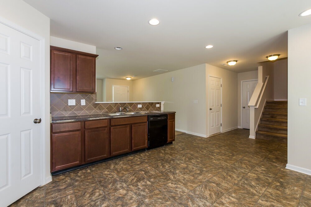 Building Photo - 5605 Twin Brook Dr