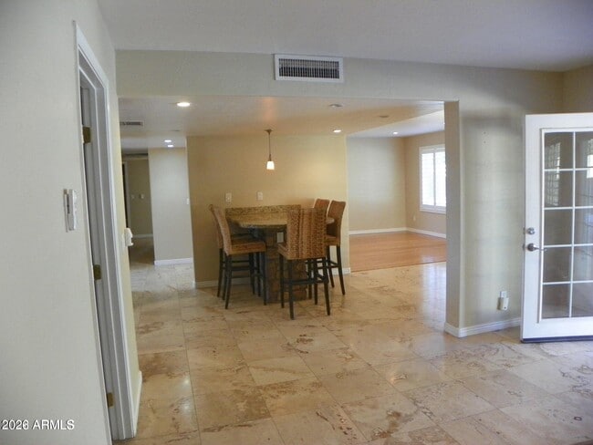 Building Photo - 5334 E Friess Dr