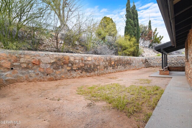 Building Photo - 8201 Big Bend Dr