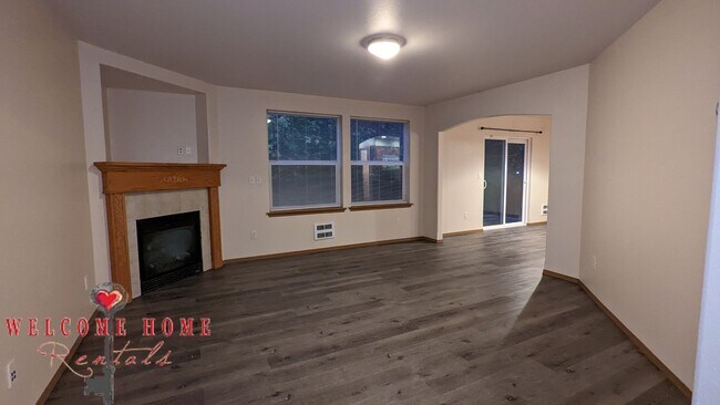 Building Photo - The amenities of an apartment community in...