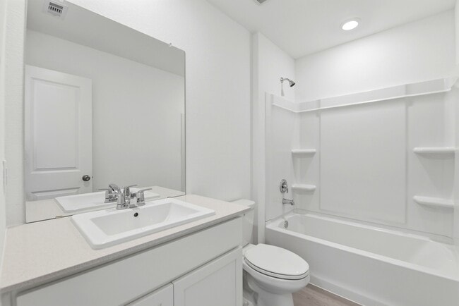 Building Photo - 629 Craven St