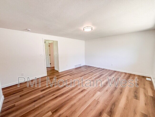 Building Photo - 1356 S 1000 W
