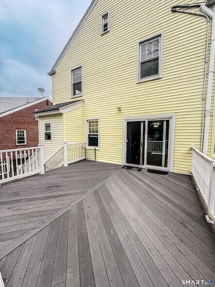 Building Photo - 38 Grandview Ave