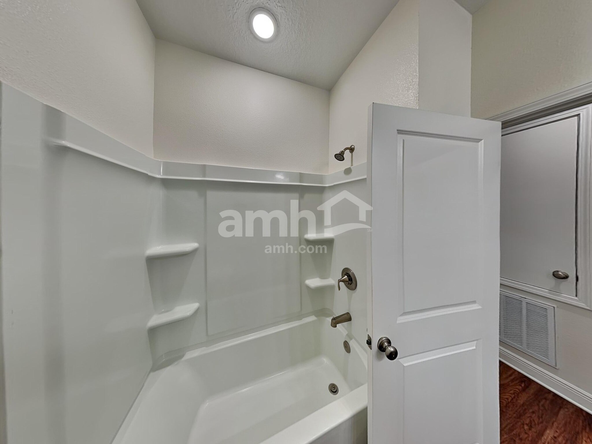 Building Photo - 1372 Celery Ave