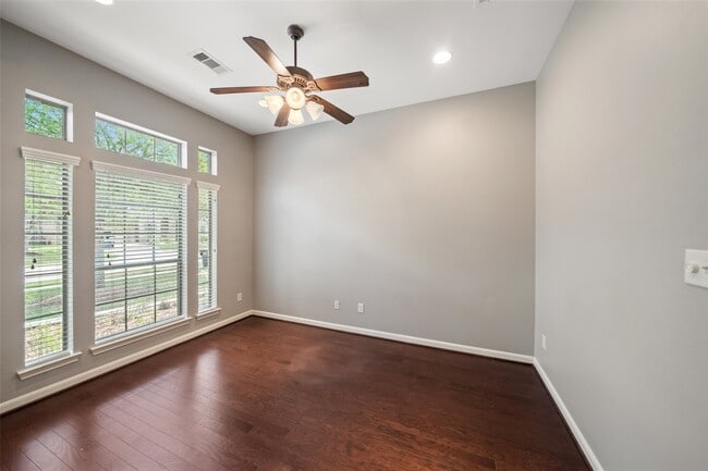Building Photo - 2818 Red Maple Dr