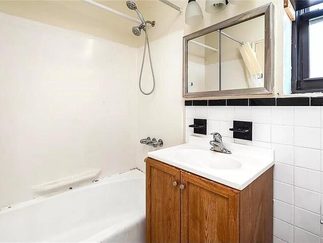 Building Photo - 877 Bay Ridge Ave