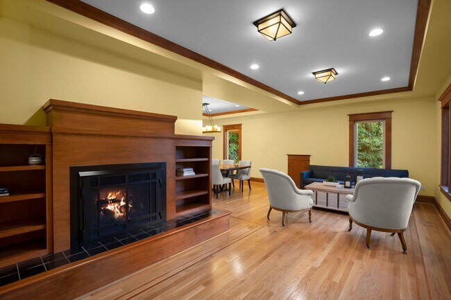 Building Photo - Beautiful 3 bedroom home in Lake Oswego!