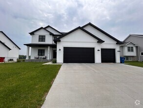 Building Photo - Stunning 5 Bed, 3.5 Bath Luxury Home for R...