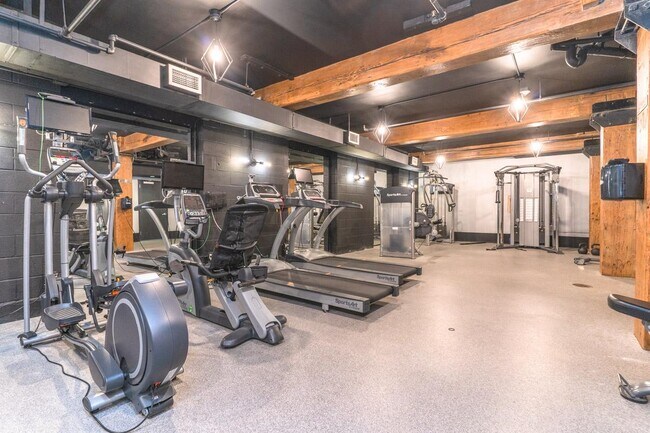 Building Photo - 487 Keap St