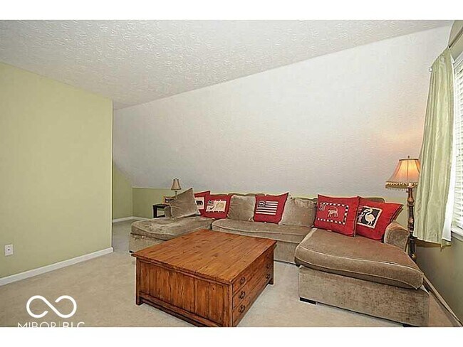 Building Photo - 1367 Hinault Way