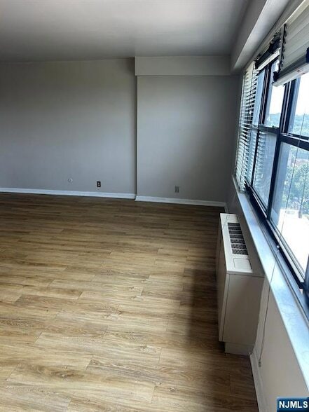 Building Photo - 285 Aycrigg Ave